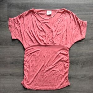 Mama Licious V Neck Short Sleeve Coral Maternity Top Size Medium